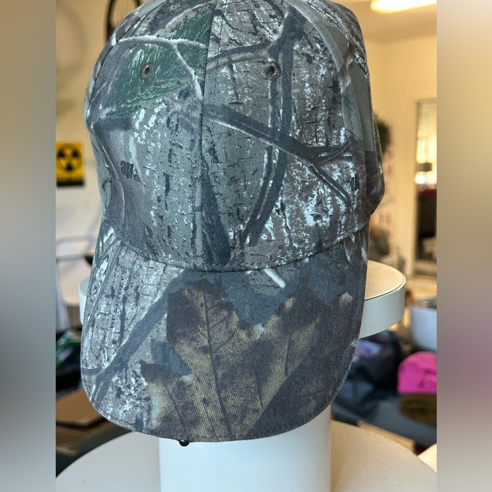 Realtree Coleman Lighted Panther Vision Camo Cap Hat 3 lights adjustable hunting